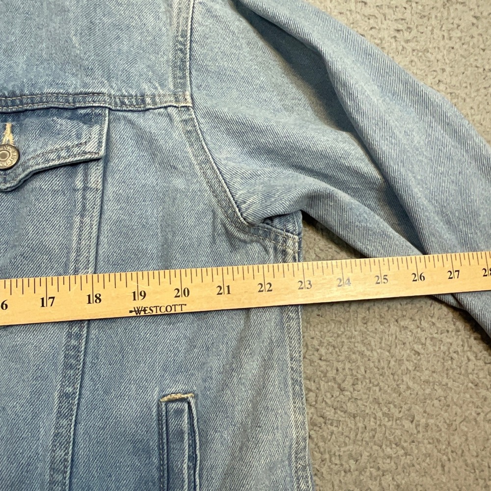 Old Navy Denim Jacket Womens XL Light Wash Cotton Trucker Classic 90s Y2K Vibe - Picture 6 of 11